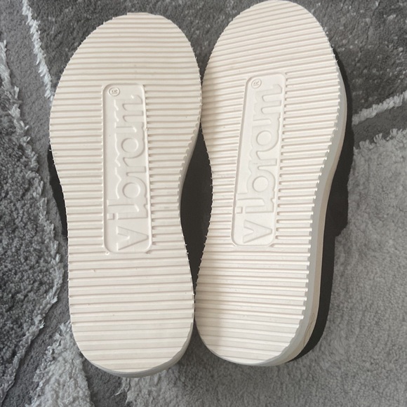 P448 bubble Genuine shearling slip on sneaker  in black - Picture 6 of 9